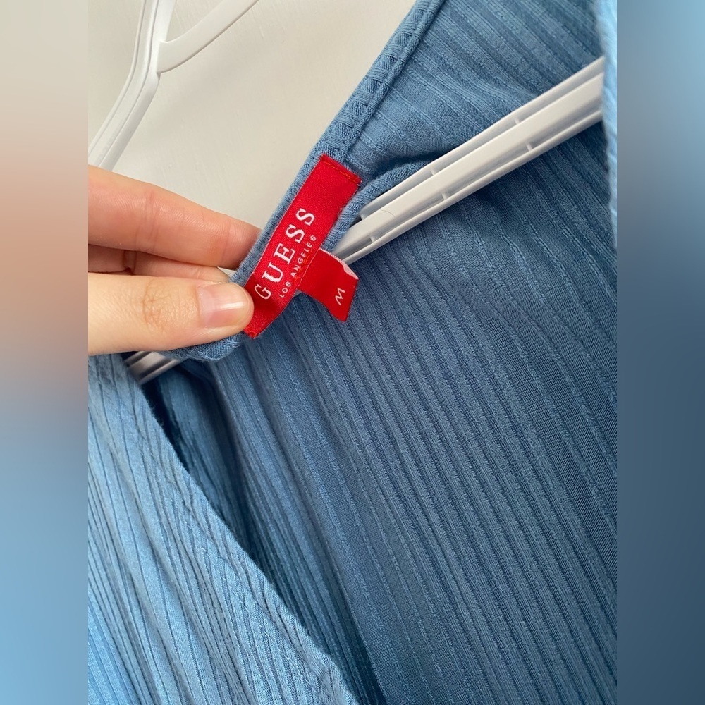 GUESS size medium - Picture 2 of 3